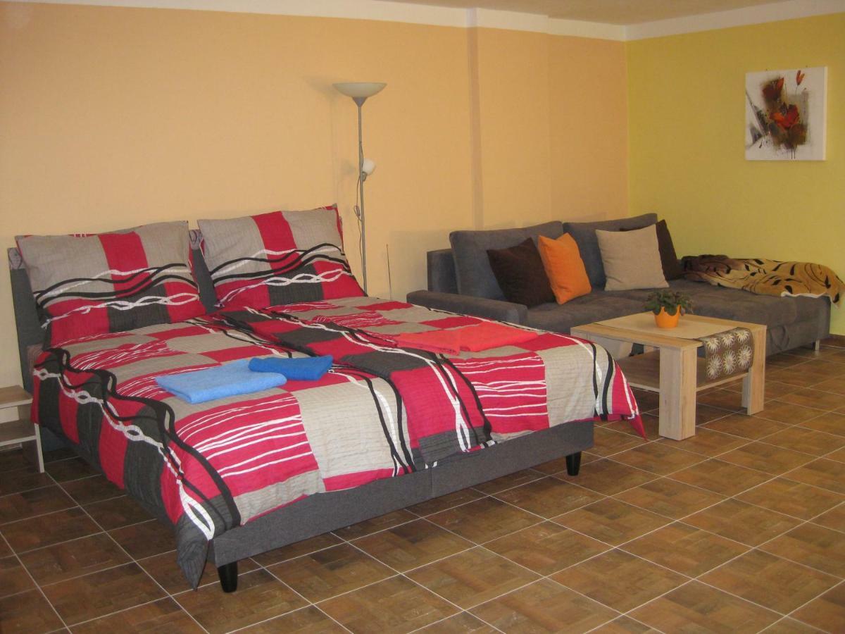 Apartmany Vcelka Hranice u Novych Hradu Exterior photo