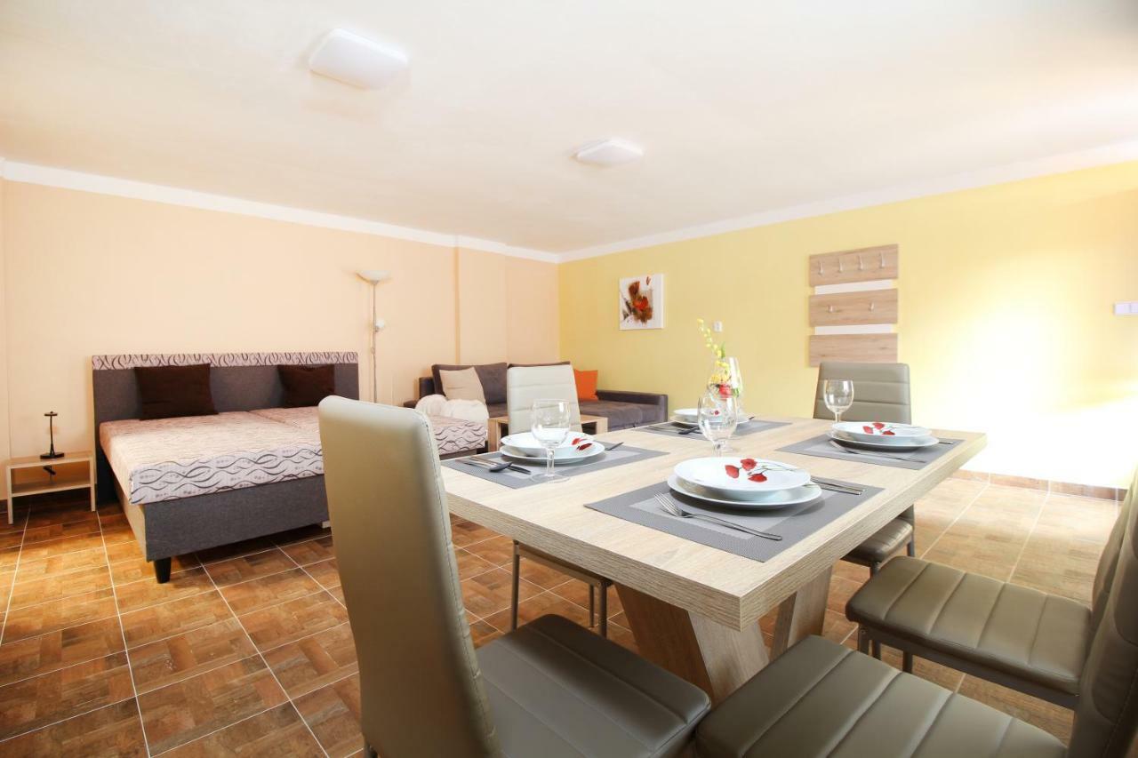 Apartmany Vcelka Hranice u Novych Hradu Exterior photo